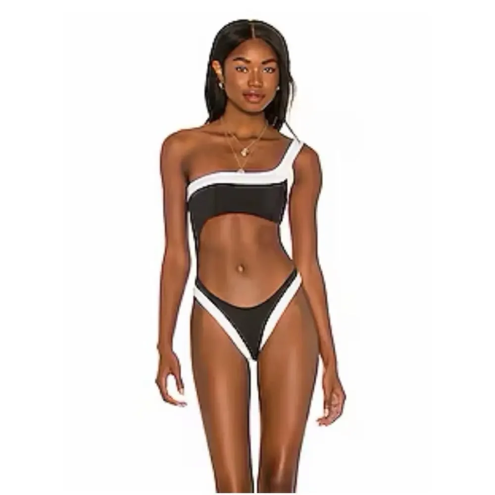 GIGI C Paris One-Piece in Black & White cutout asymmetrical one sleeve Medium
